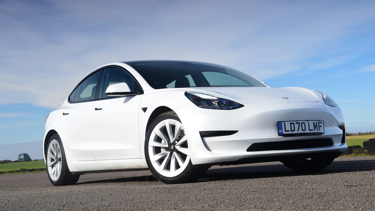 Tesla enfrenta críticas por presunta desestimación de quejas sobre autonomía de sus vehículos