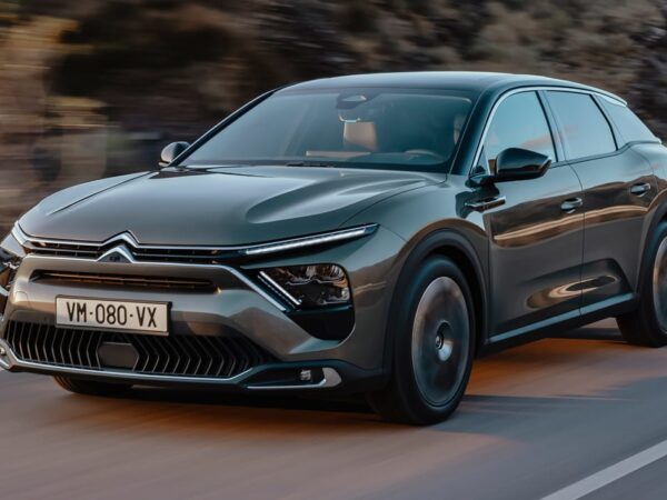 El nuevo SUV insignia Citroen C5 X de 2022 se lanzará en el Reino Unido en primavera