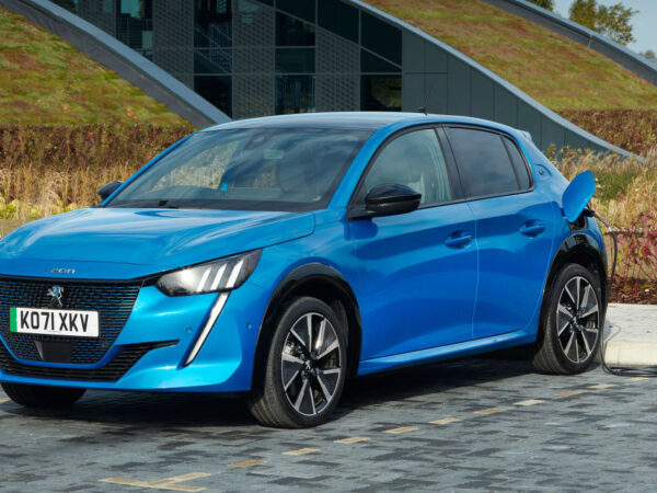 Peugeot 208 y e-208 actualizados para 2022