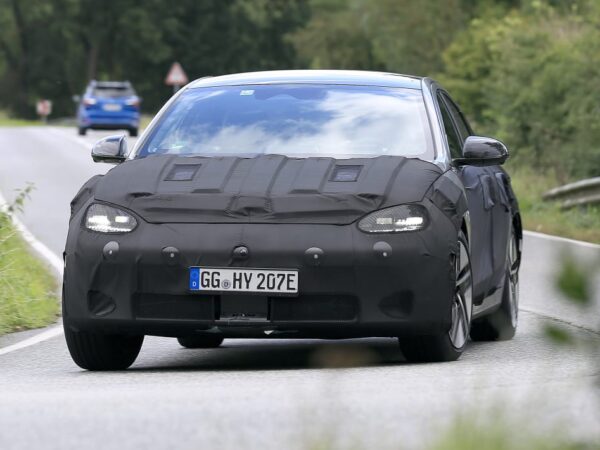 El nuevo Hyundai Ioniq 6 fue espiado antes de su lanzamiento este año