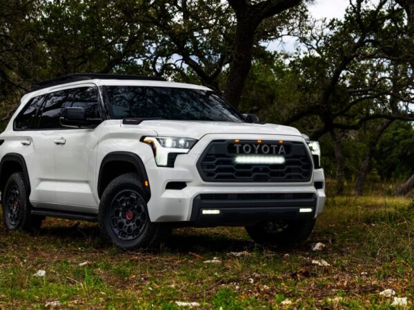 Toyota Sequoia híbrida de 437 hp para aventuras dentro y fuera de la carretera