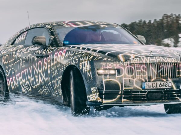 Rolls-Royce Spectre EV completa las pruebas de invierno antes de su lanzamiento en 2023
