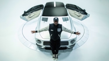 Mercedes-AMG The Flip: puertas delanteras totalmente abiertas