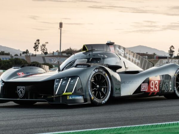 El nuevo Peugeot 9X8 Hypercar 2023 listo para pelear Le Mans