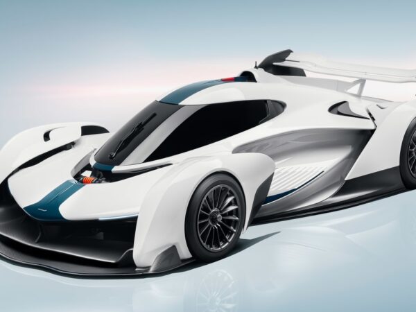 El nuevo McLaren Solus GT ha sido revelado como un monoplaza V10