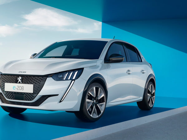 El Peugeot e-208 consigue más autonomía y potencia para 2023