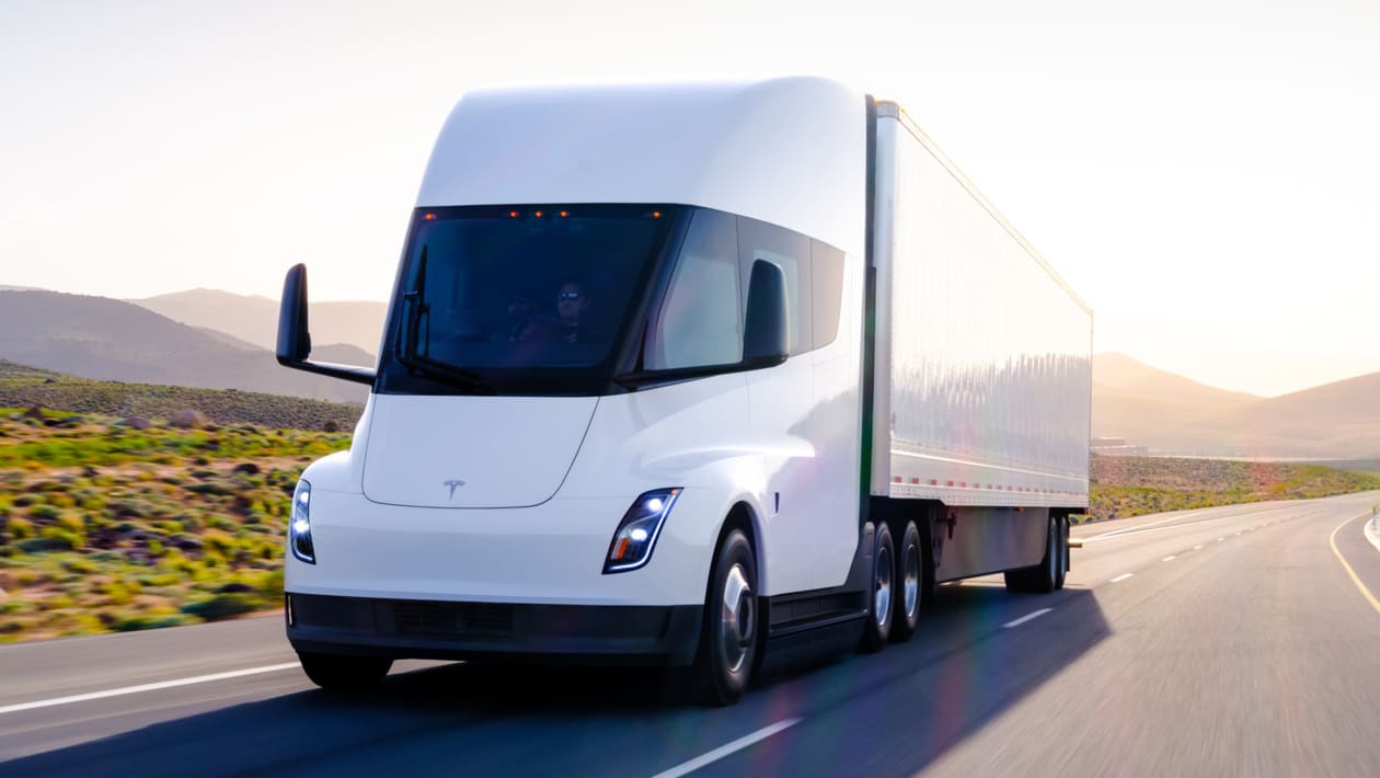 La producción de camiones Tesla Semi comienza con las primeras entregas el 1 de diciembre