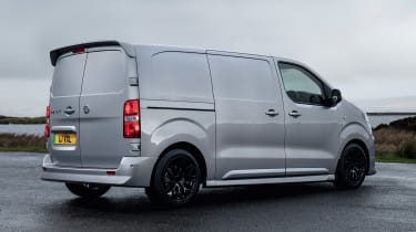 Vauxhall Vivaro GS - trasero estático