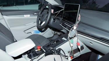 Volkswagen Golf facelift - imagen espía 7
