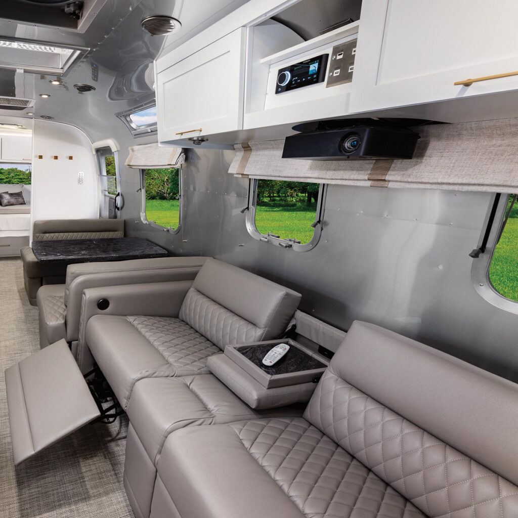 Airstream Classic 33 interior