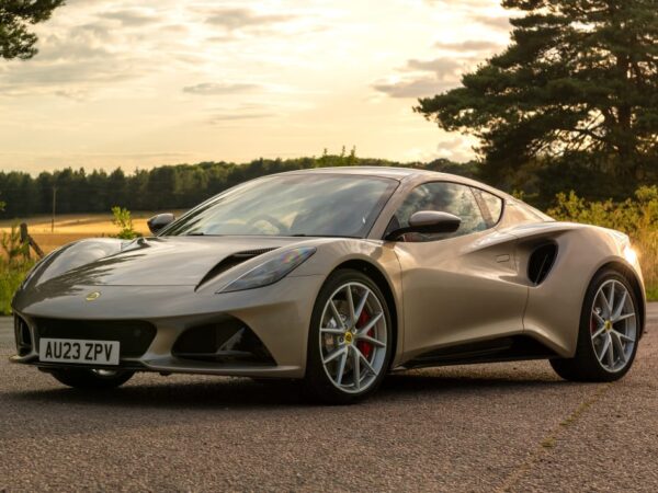 El nuevo Lotus Emira: la versión de cuatro cilindros de Mercedes-AMG debutará en Goodwood