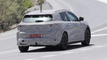 Renault Scenic SUV (camuflado) - curva trasera