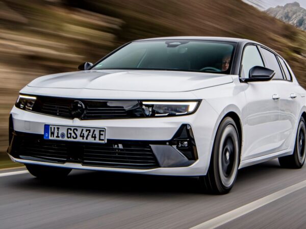 El nuevo Opel Astra GSe: escotilla enchufable unida a la camioneta Sports Tourer