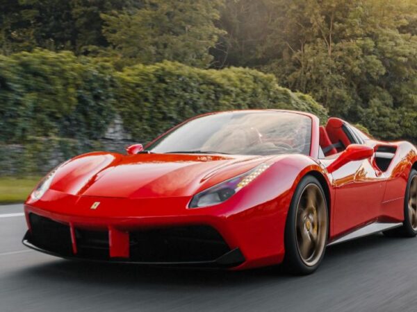 Permisos Especiales para Superautos: Australia Introduce Requisitos para Conducir Vehículos de Alto Rendimiento