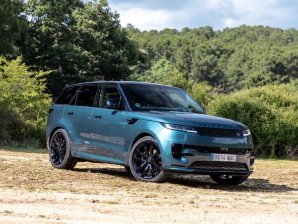 Prueba del Range Rover Sport D250: Un Vistazo Detallado a la Elegancia Todoterreno