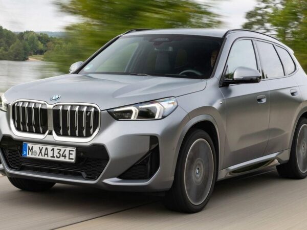 BMW iX1 xDrive30: La Revolución Eléctrica en Formato Compacto – Análisis de Rendimiento y Tecnología