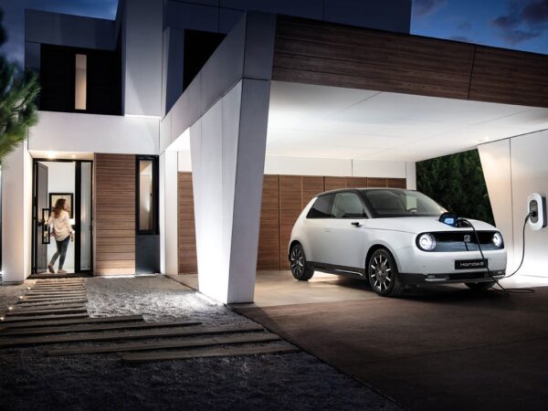 Qué potencia hay que contratar en casa para cargar un coche eléctrico y de qué depende