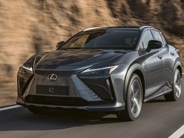 Lexus RZ 450e: Una Prueba Detallada del Híbrido Enchufable
