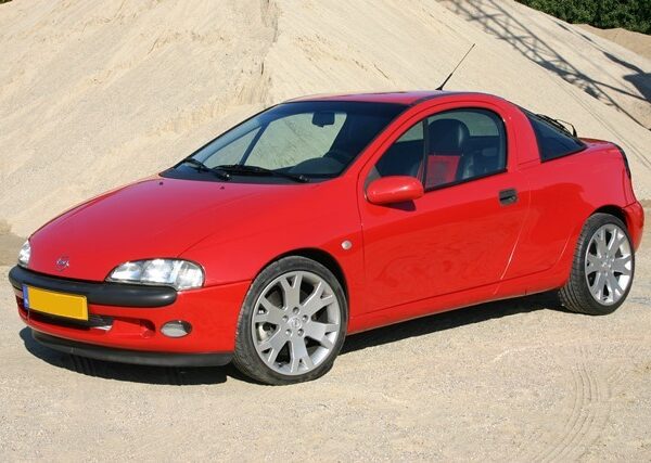 ¿Sabías que existió un Opel Tigra V6 con motor central?