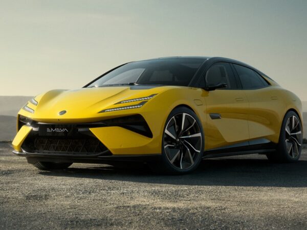 El sedán eléctrico Lotus Emeya se presenta como un Eletre más elegante