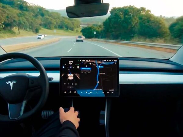 Tesla Anunciará el Lanzamiento del Sistema FSD en Europa a Principios de 2025