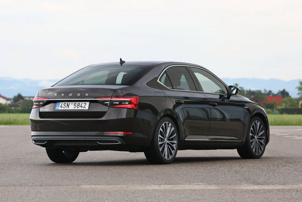 ferta del Día: Skoda Superb Diésel por Solo £250 al Mes