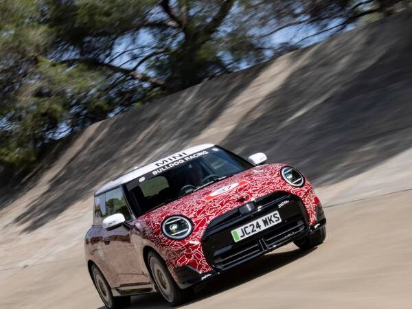 MINI John Cooper Works Eléctricos: Una Nueva Era Deportiva